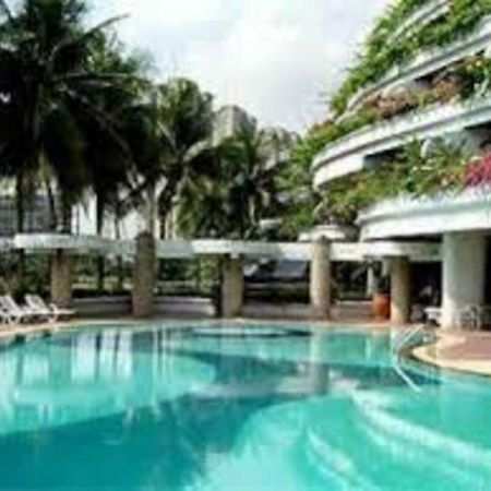 Eastin Lakeside Hotel Bangkok Bagian luar foto